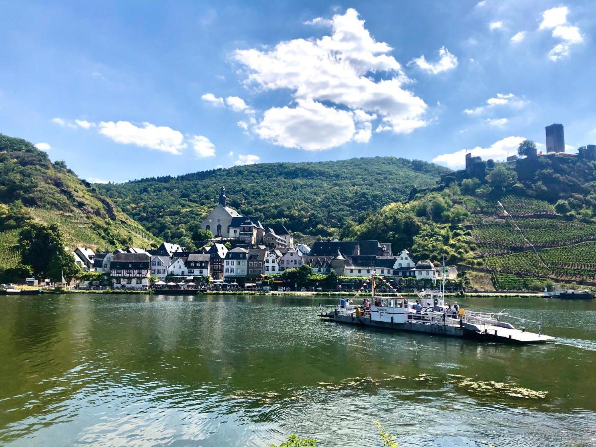 Haus Am Ufer Mit Rheinpanoramablick Daire Koblenz  Dış mekan fotoğraf